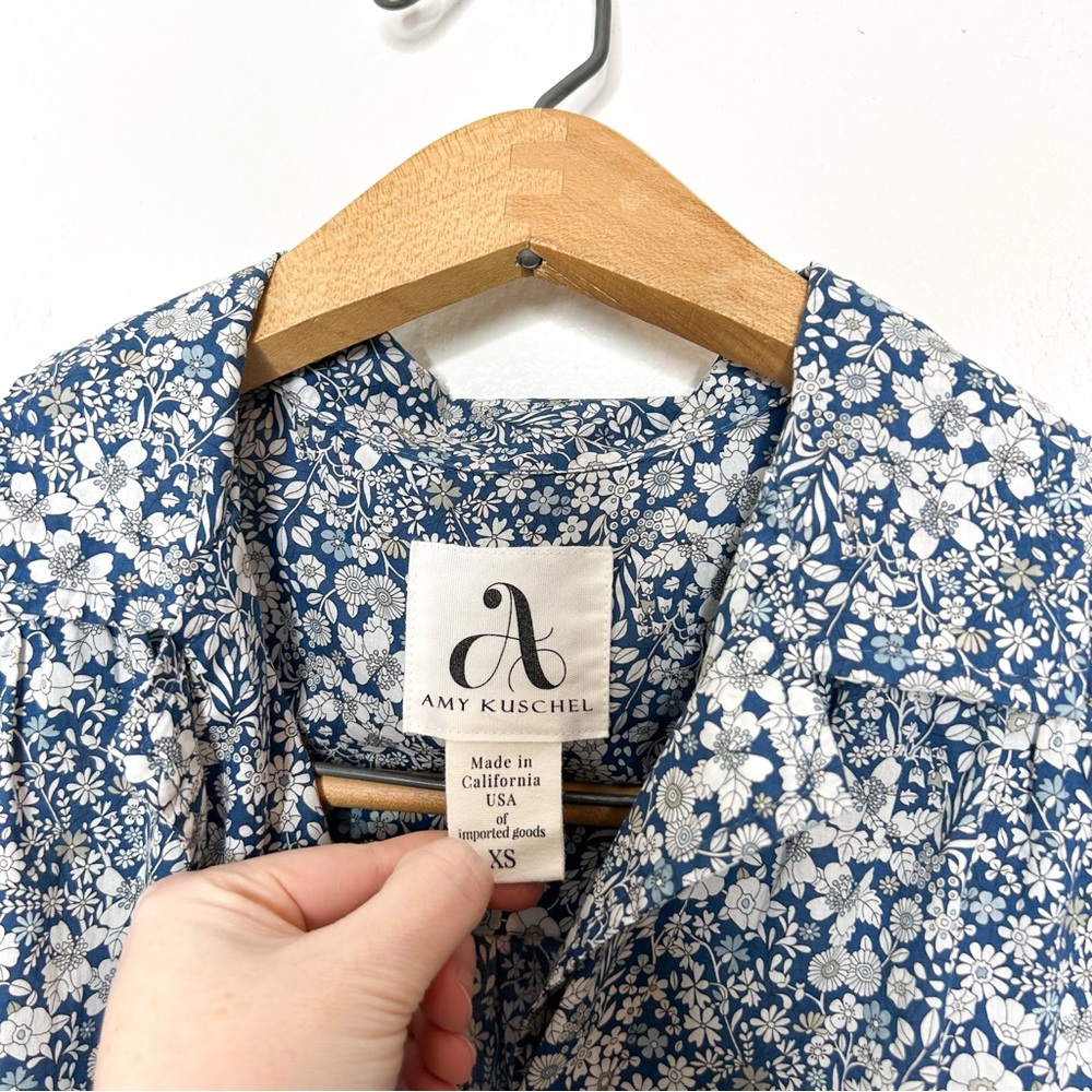Amy Kuschel Knot Everyday Shirt Blue Floral‎ Print Short Sleeve Button Front Top - Picture 5 of 7